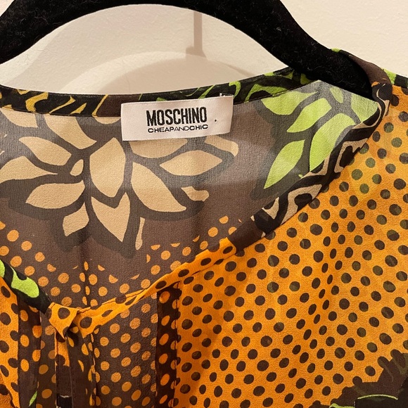 Moschino 100% silk multi-color top. Size 6. (Will fit a M/8, generous fit) - Picture 3 of 9